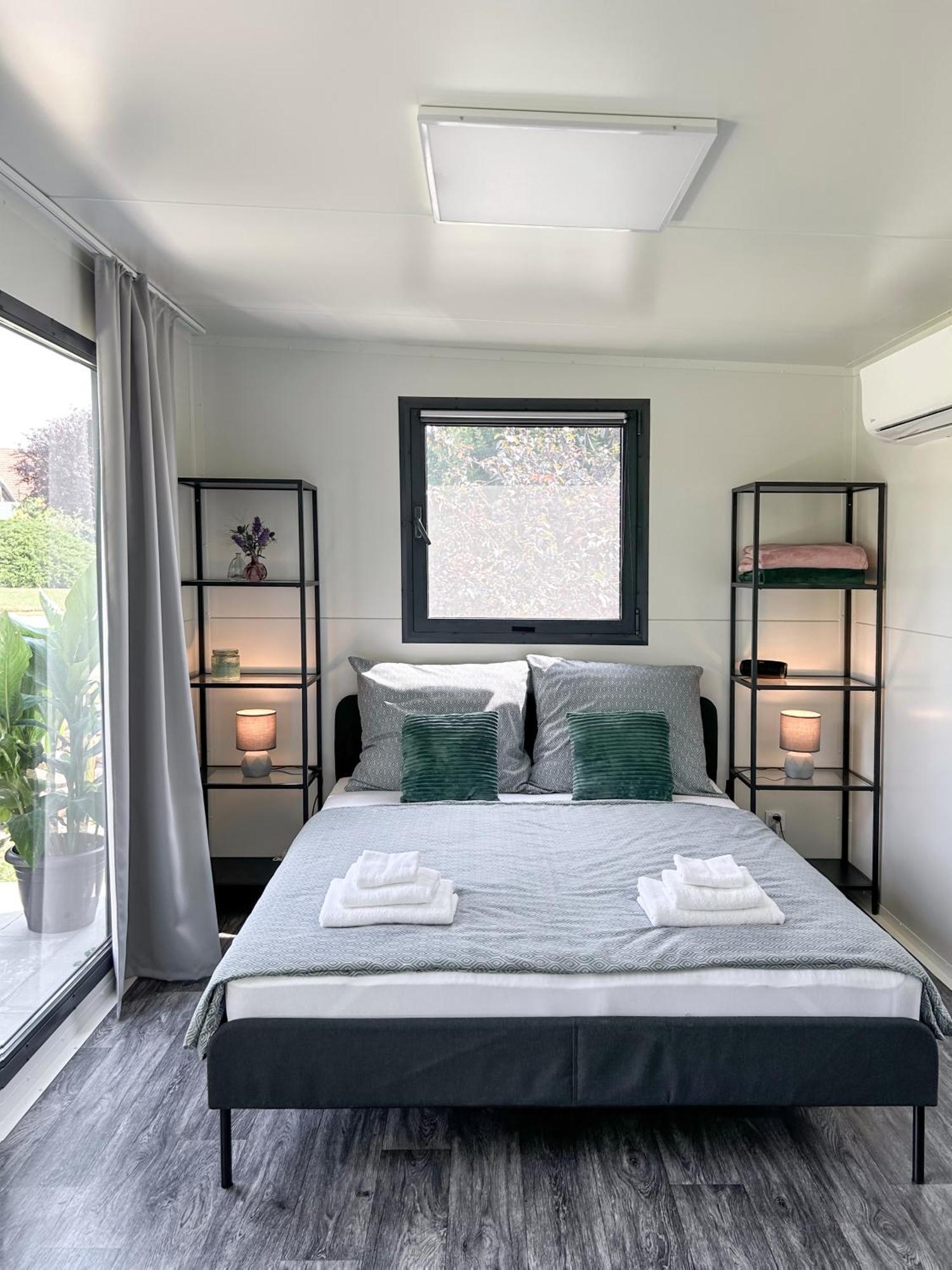 Appartement Tiny House Mezi Sklepy à Kobylí Extérieur photo