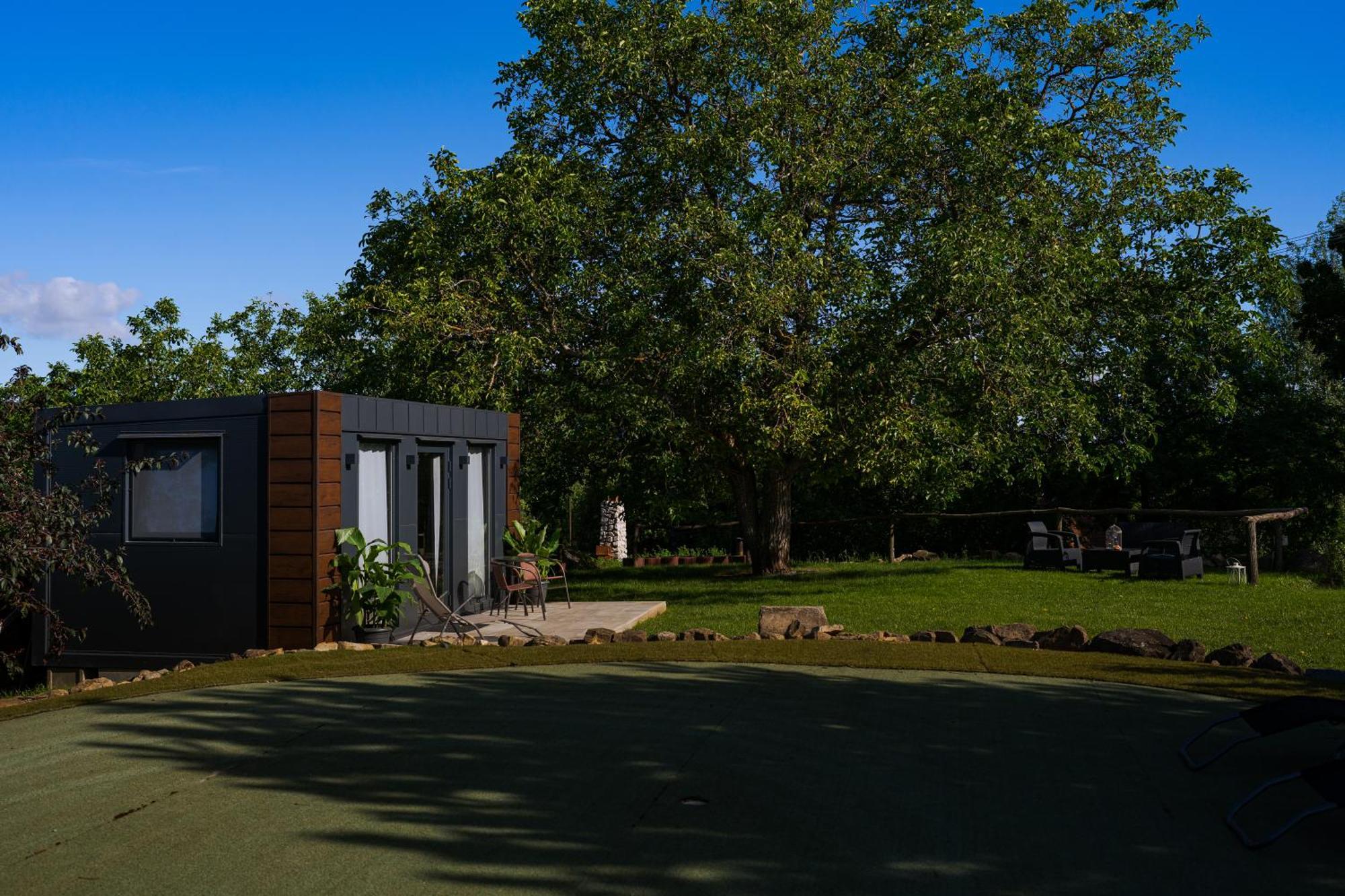 Appartement Tiny House Mezi Sklepy à Kobylí Extérieur photo