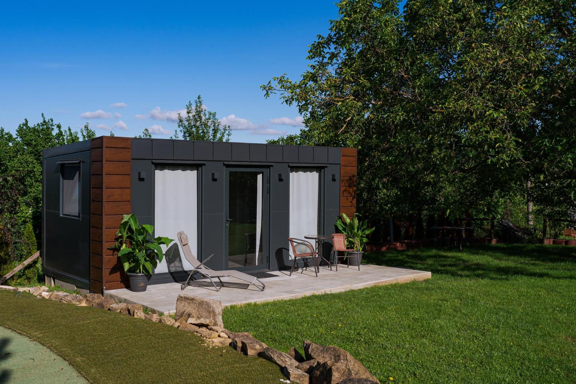 Appartement Tiny House Mezi Sklepy à Kobylí Extérieur photo